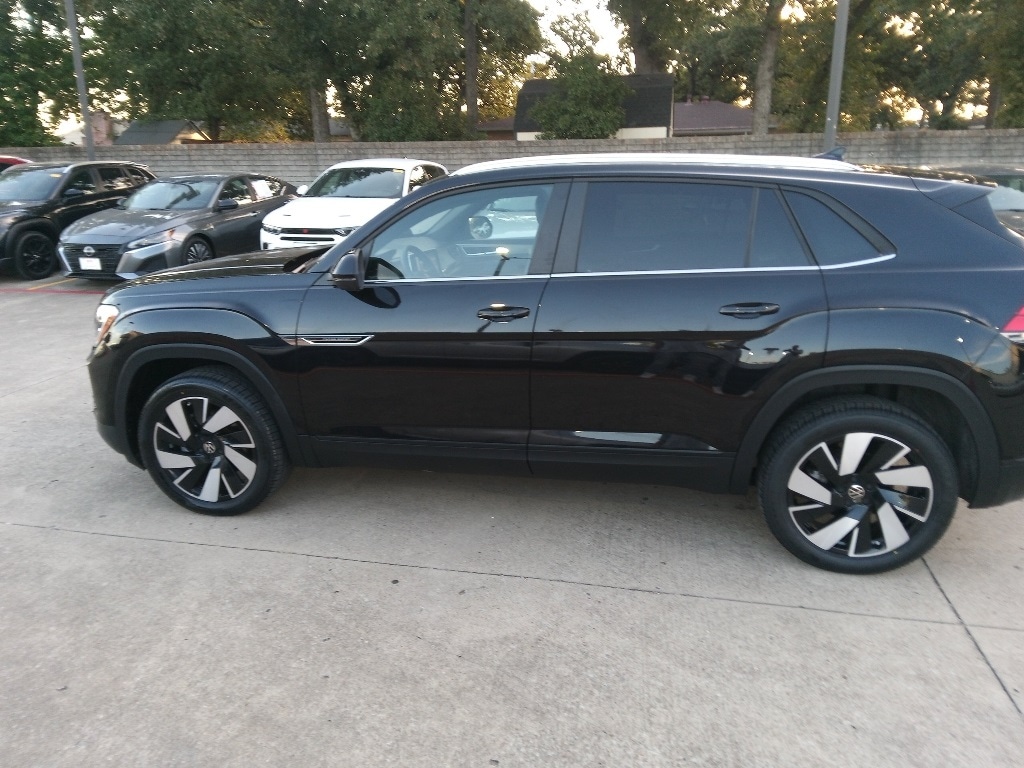 Certified 2025 Volkswagen Atlas Cross Sport 2.0T SE w/Technology SUV