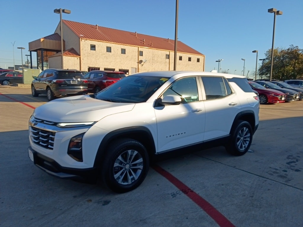 2025 Chevrolet Equinox LT's photo