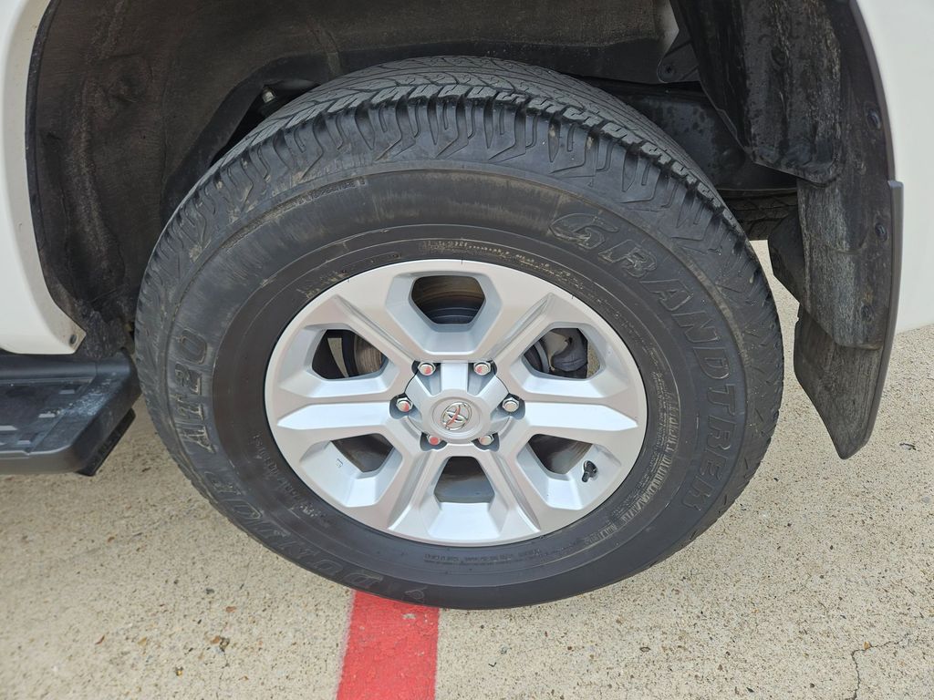 Thumbnail: 2024 Toyota 4Runner - 25