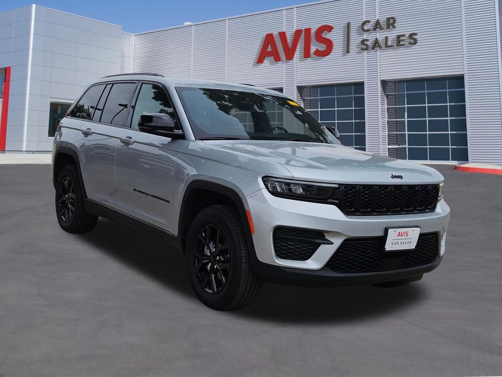 Thumbnail: 2025 Jeep Grand Cherokee - 9