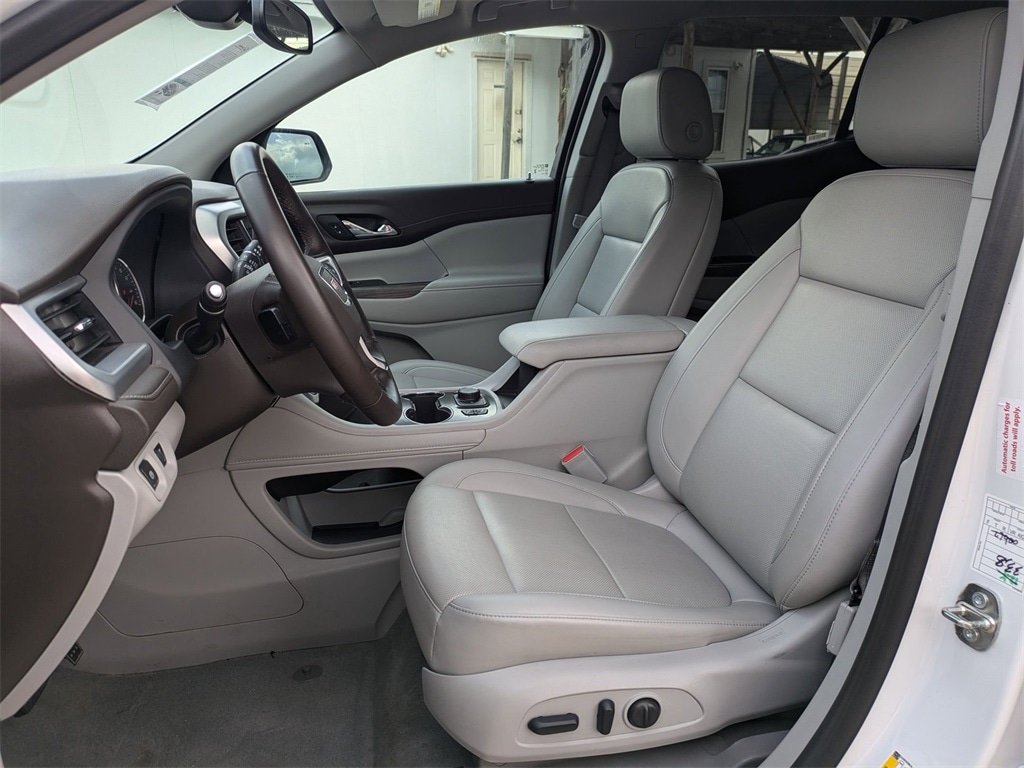 2023 GMC Acadia SLT 24