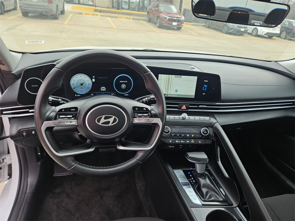 Thumbnail: 2025 Hyundai Elantra - 16