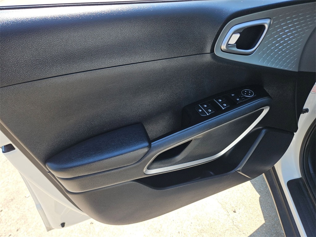 Thumbnail: 2023 Kia Soul - 11