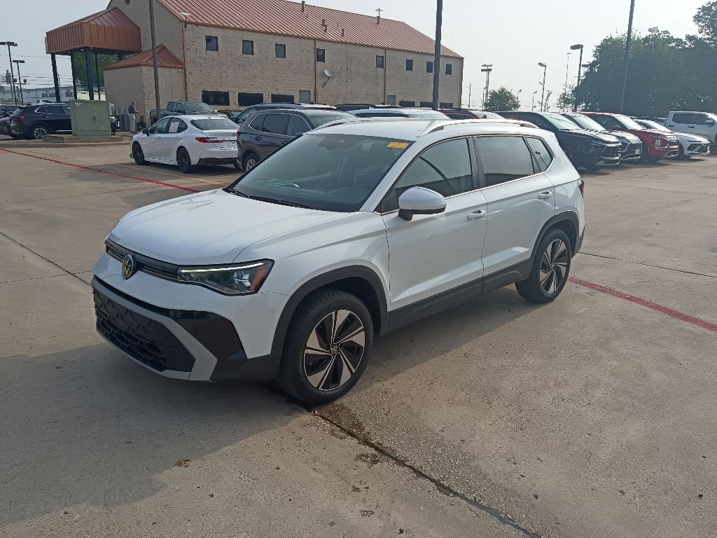 Thumbnail: 2025 Volkswagen Taos - 1