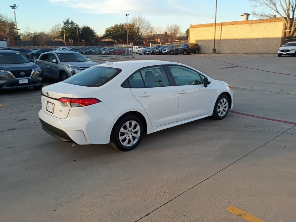 Thumbnail: 2024 Toyota Corolla - 9