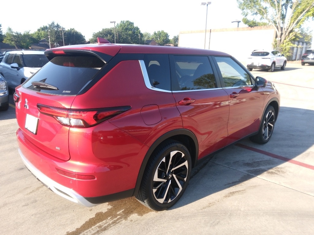Thumbnail: 2024 Mitsubishi Outlander - 5