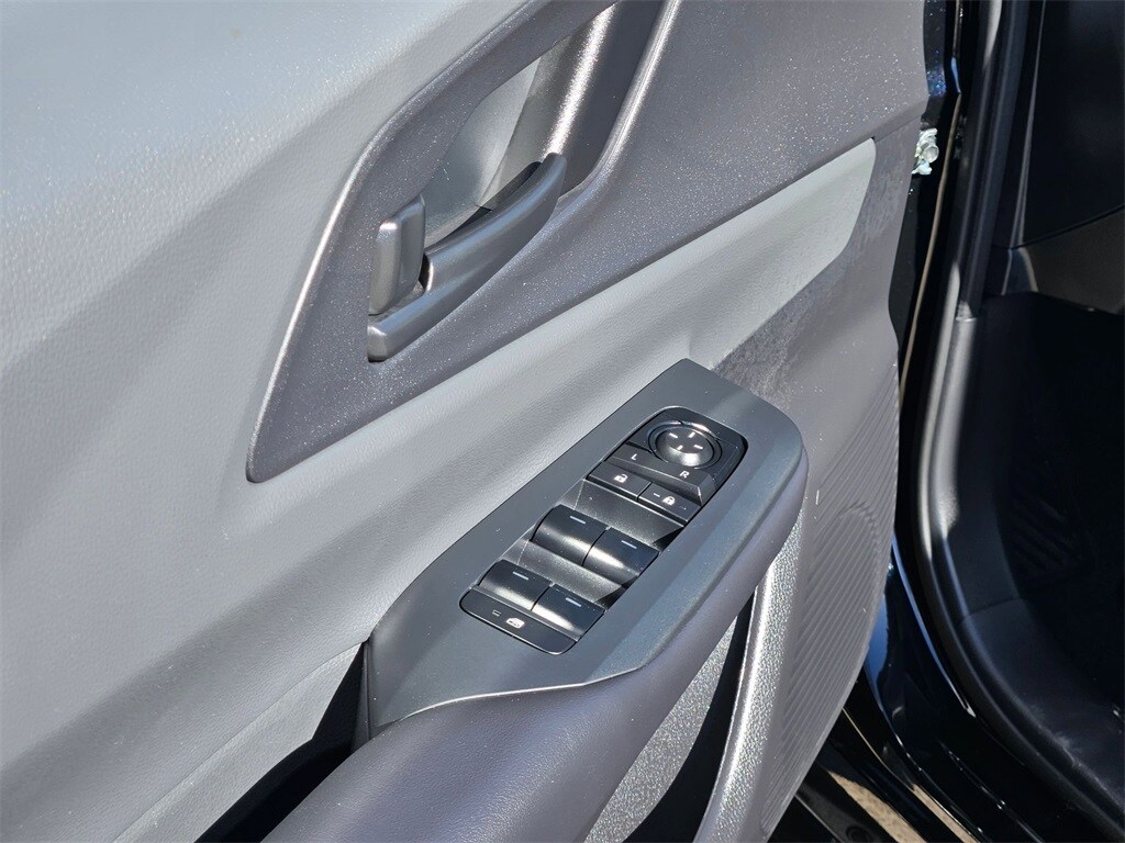 Thumbnail: 2025 Toyota Prius - 14