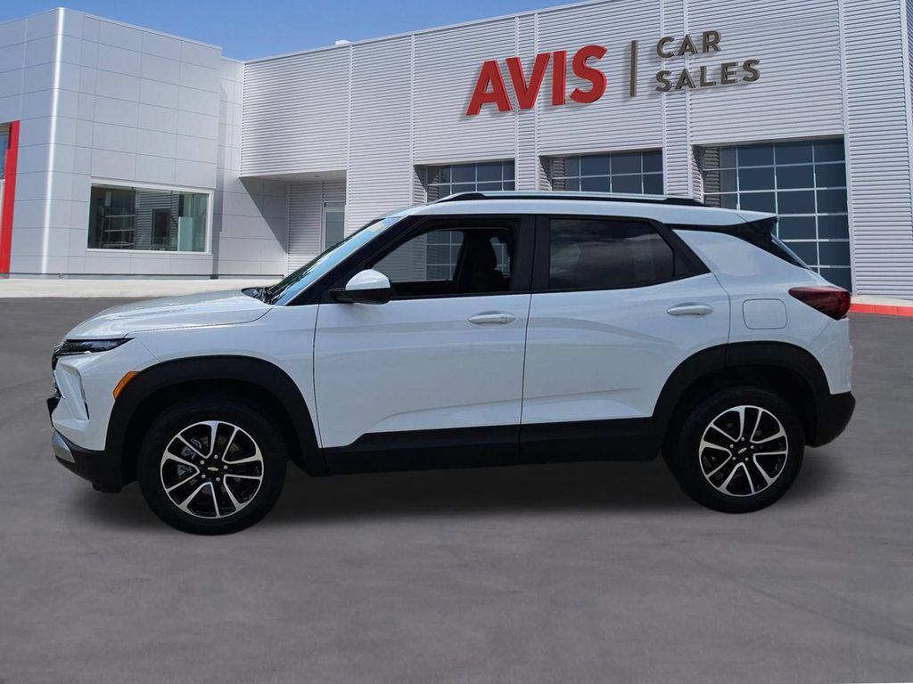 Thumbnail: 2025 Chevrolet TrailBlazer - 2