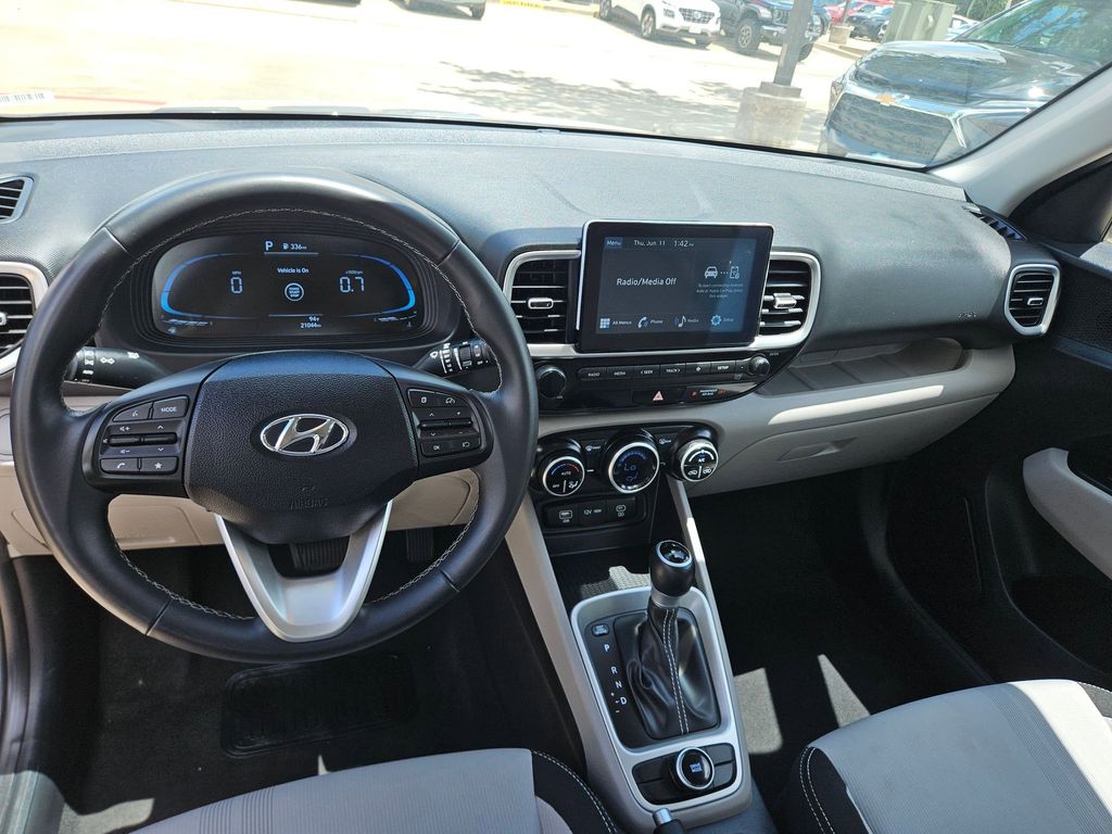 Thumbnail: 2025 Hyundai Venue - 16