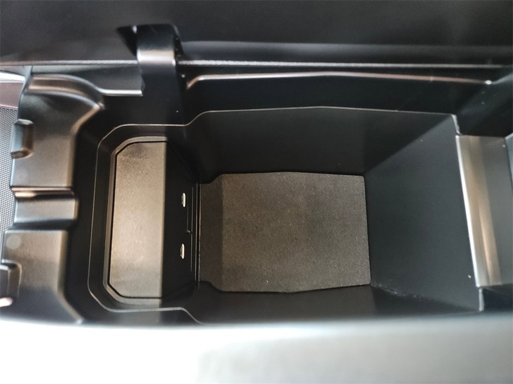 Thumbnail: 2025 Mazda CX-50 - 26