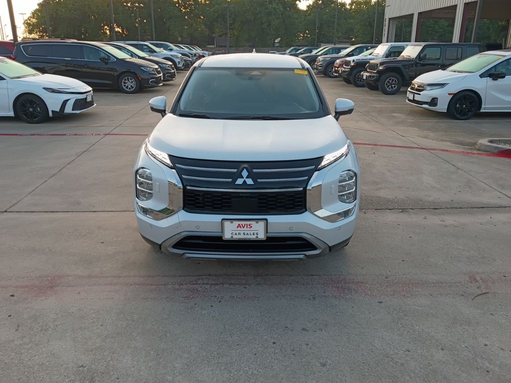 Thumbnail: 2025 Mitsubishi Outlander - 4