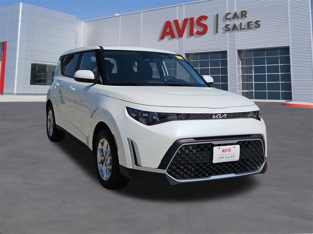 Thumbnail: 2023 Kia Soul - 3