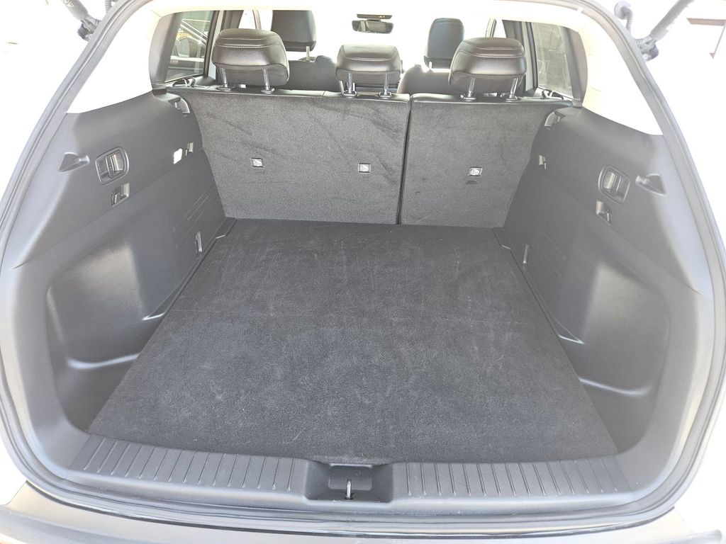 Thumbnail: 2025 Mazda CX-50 - 25