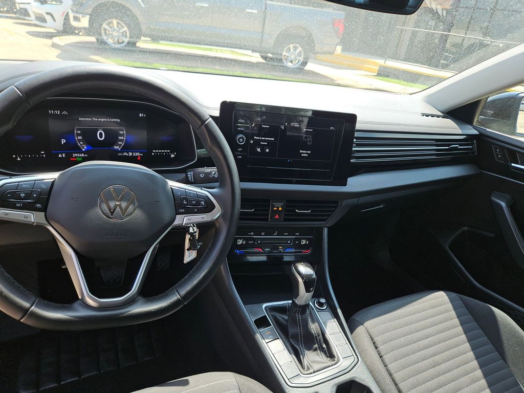 Thumbnail: 2025 Volkswagen Jetta - 16