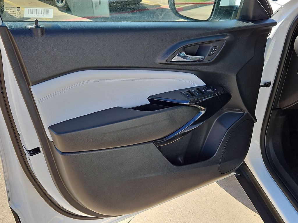 Thumbnail: 2025 Chevrolet Trax - 11