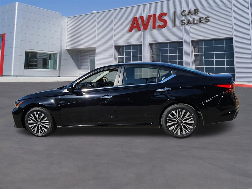 Thumbnail: 2024 Nissan Altima - 10