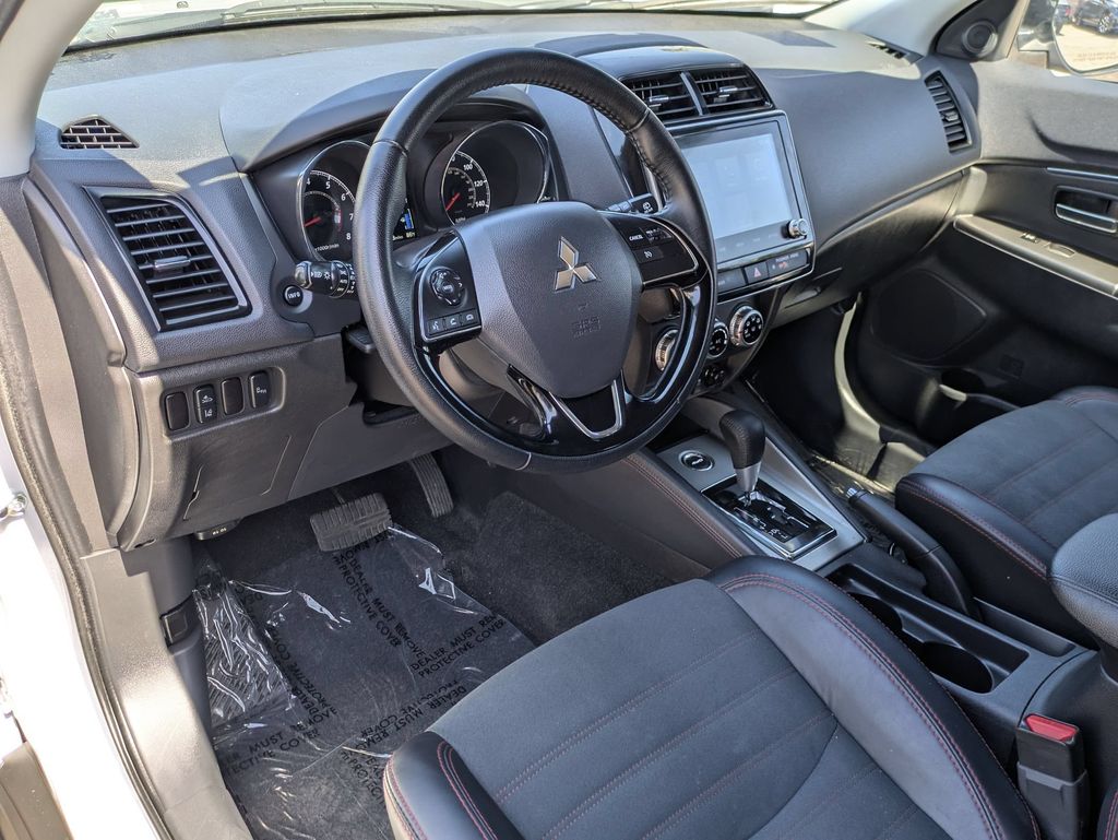 Thumbnail: 2025 Mitsubishi Outlander Sport - 14