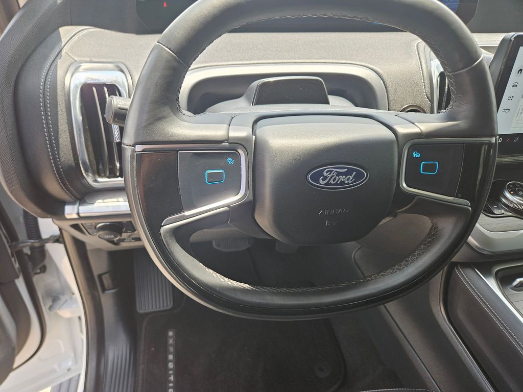 Thumbnail: 2025 Ford Expedition - 18