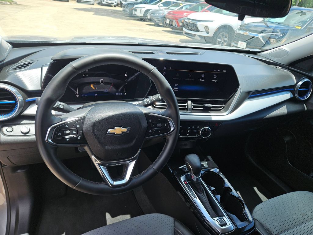 Thumbnail: 2025 Chevrolet Trax - 16