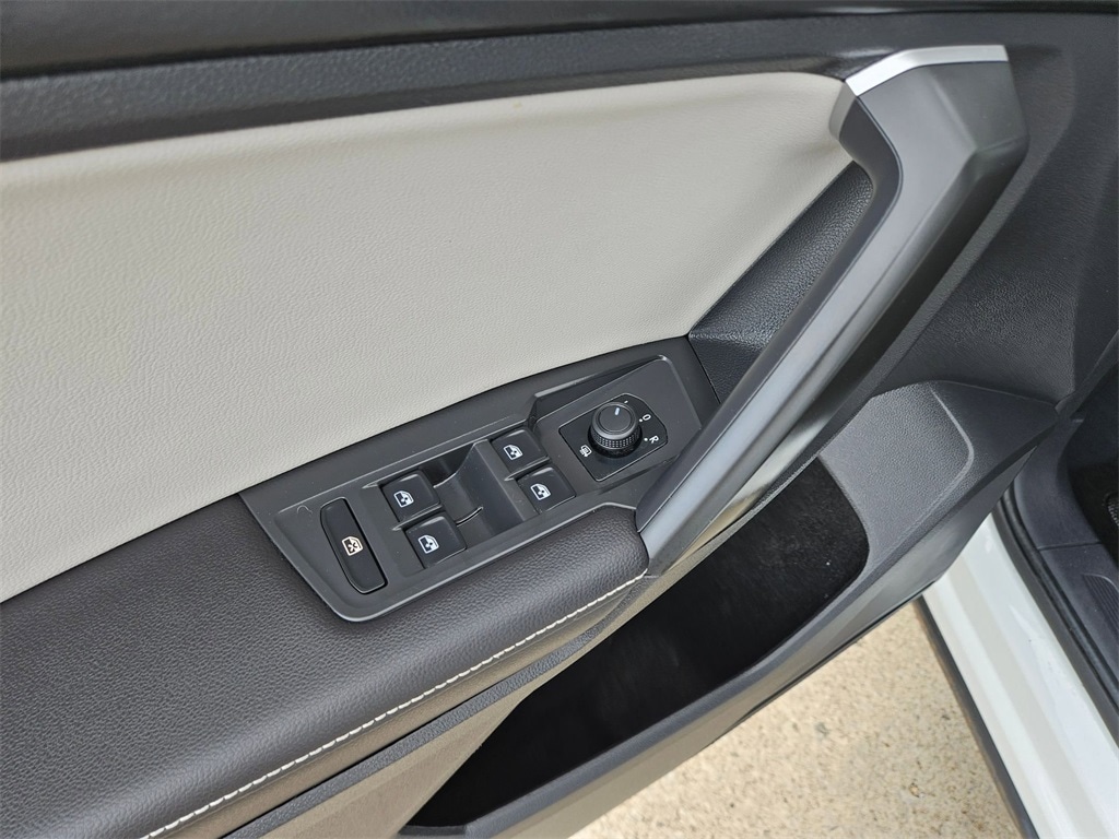 Thumbnail: 2024 Volkswagen Tiguan - 14