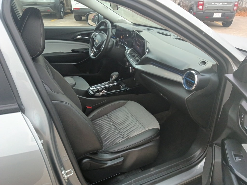 Thumbnail: 2025 Chevrolet Trax - 8