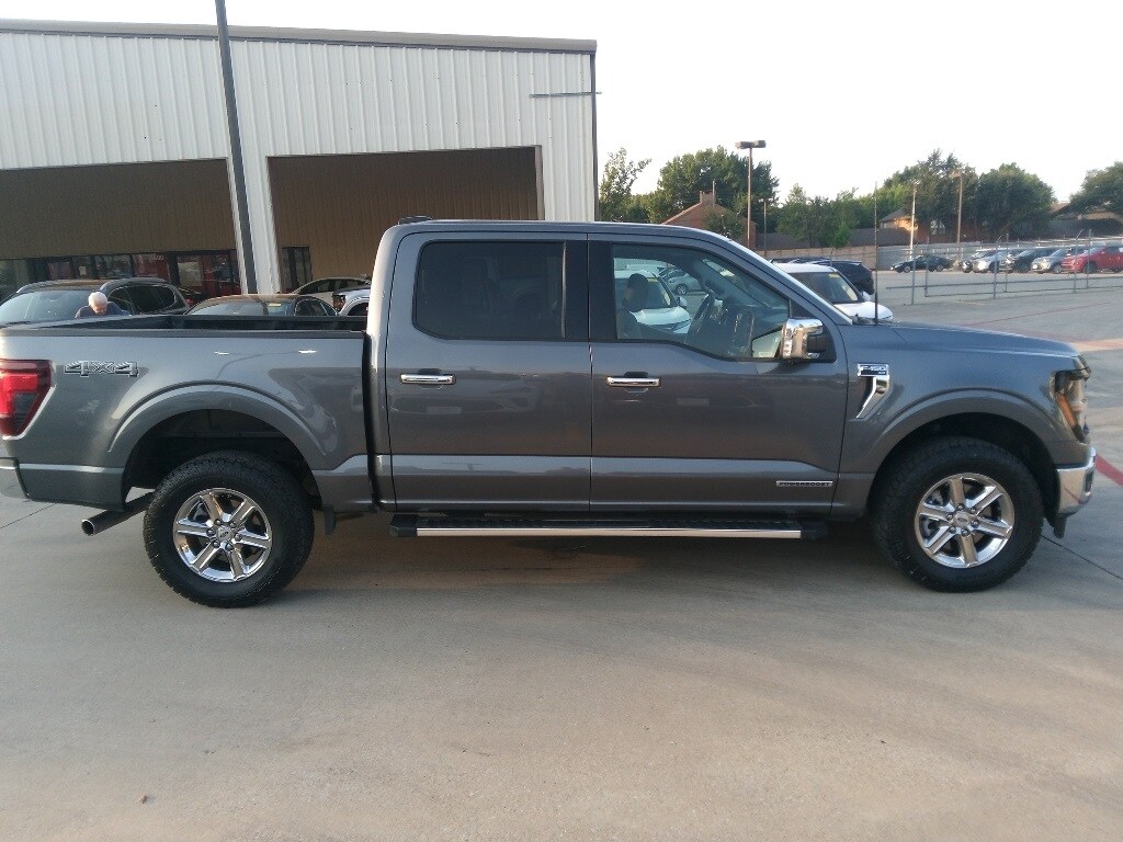 2024 Ford F-150 XLT photo 3