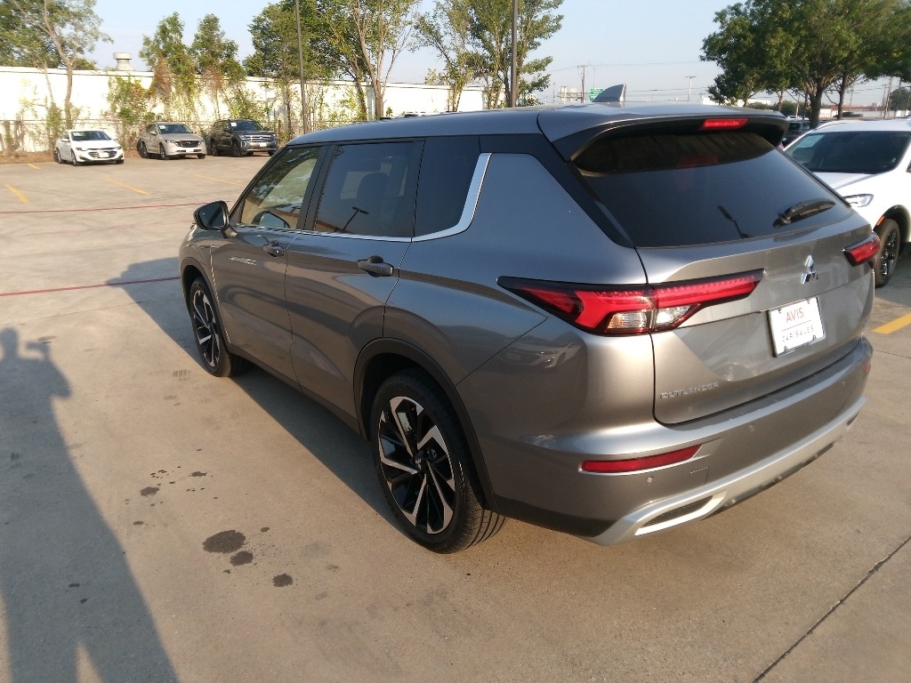 Thumbnail: 2024 Mitsubishi Outlander - 8