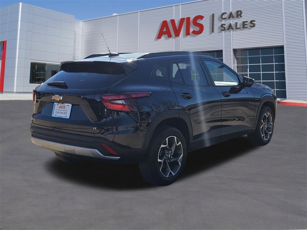 Thumbnail: 2024 Chevrolet Trax - 6