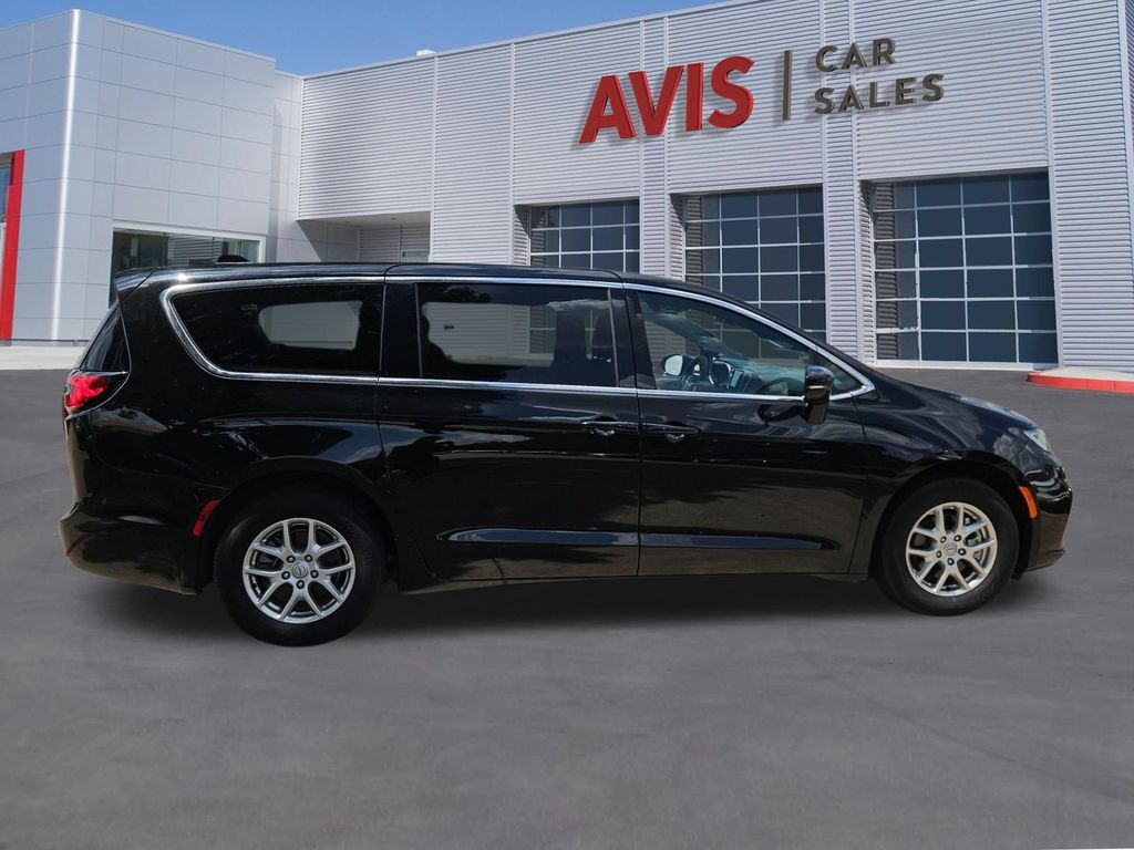 Thumbnail: 2025 Chrysler Pacifica - 7