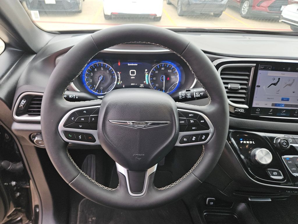 Thumbnail: 2025 Chrysler Pacifica - 17