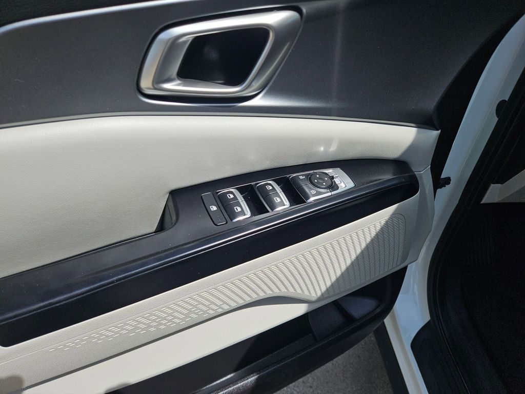 Thumbnail: 2024 Kia Carnival - 15