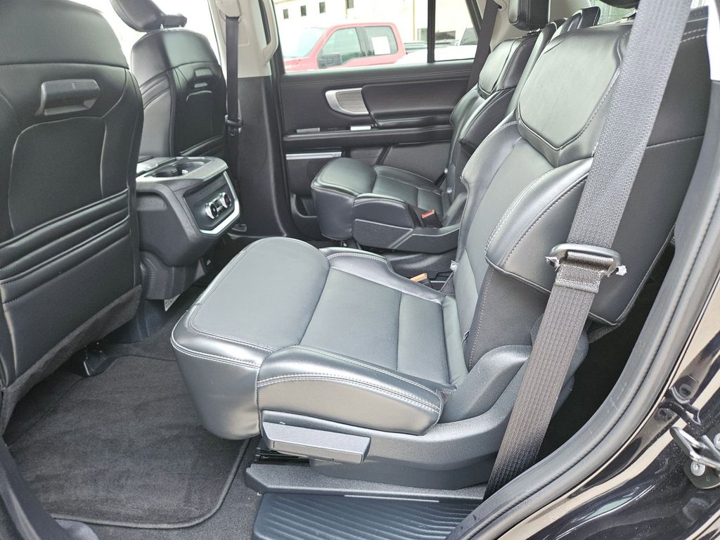 Thumbnail: 2025 Ford Expedition - 27