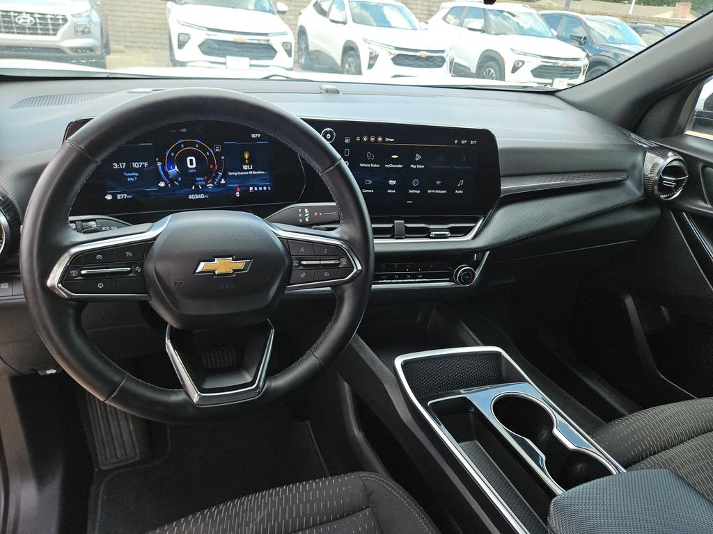 Thumbnail: 2025 Chevrolet Equinox - 16