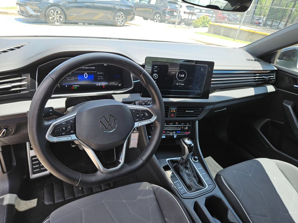 Thumbnail: 2025 Volkswagen Jetta - 16