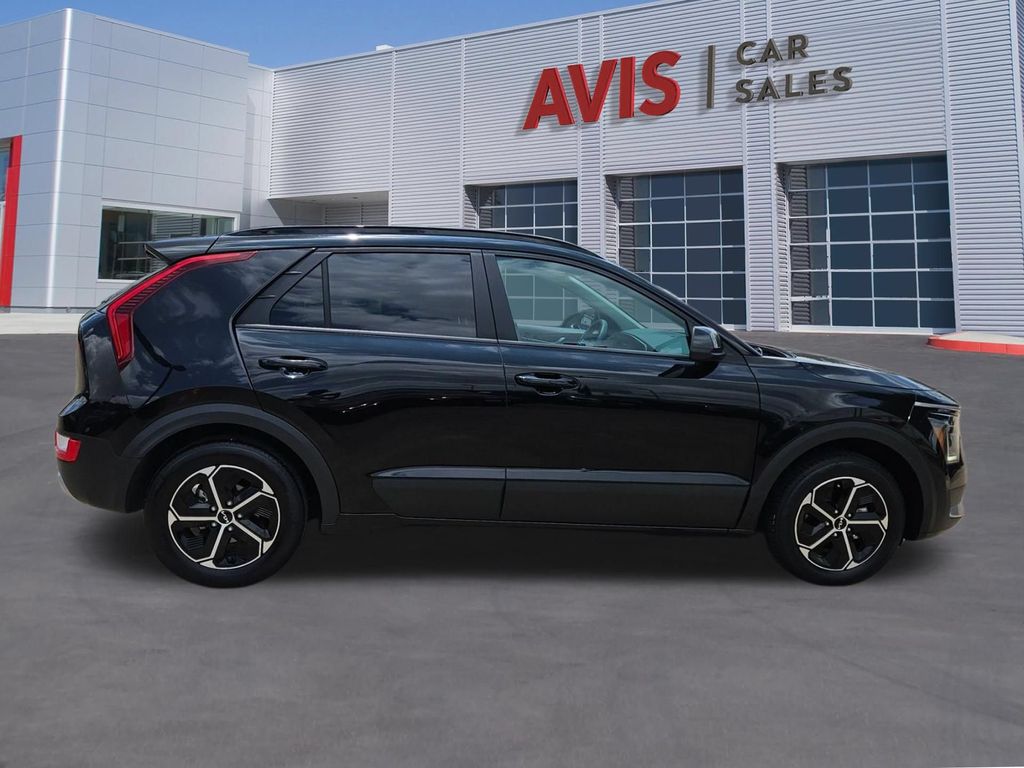 Thumbnail: 2025 Kia Niro - 7