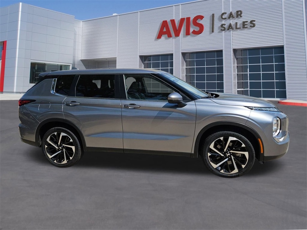 Thumbnail: 2024 Mitsubishi Outlander - 5