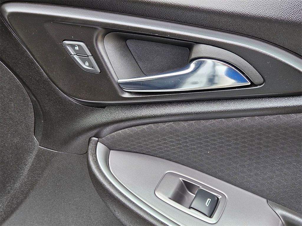 Thumbnail: 2023 Chevrolet Malibu - 30