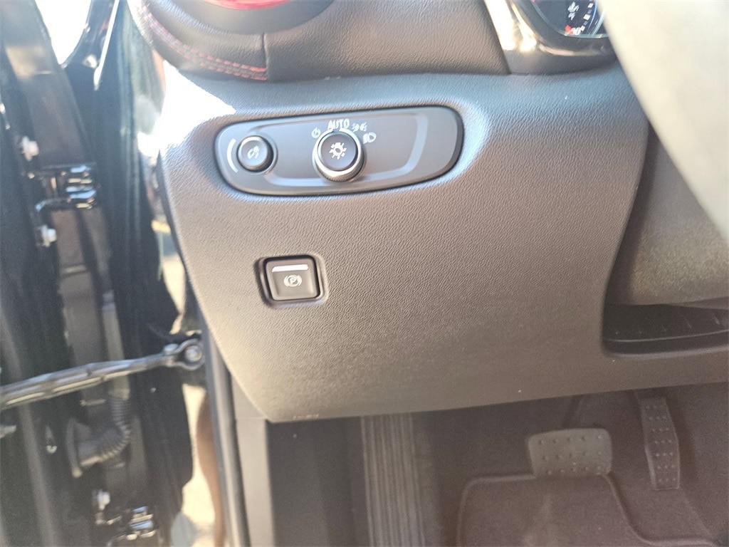 Thumbnail: 2025 Chevrolet Blazer - 23