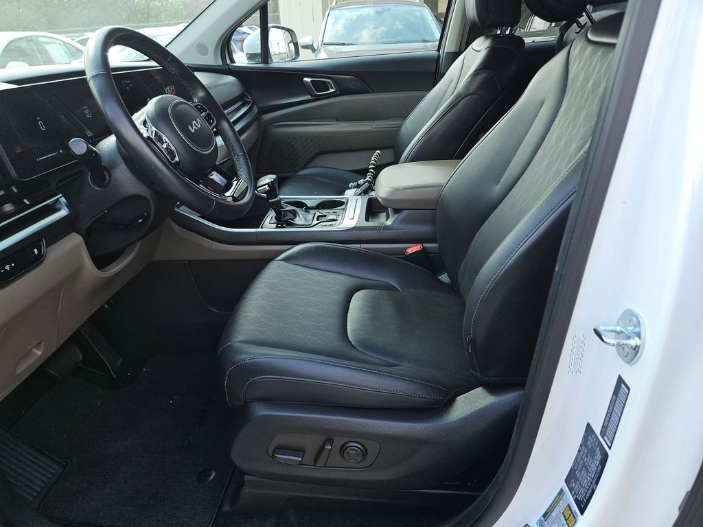 Thumbnail: 2025 Kia Carnival - 11