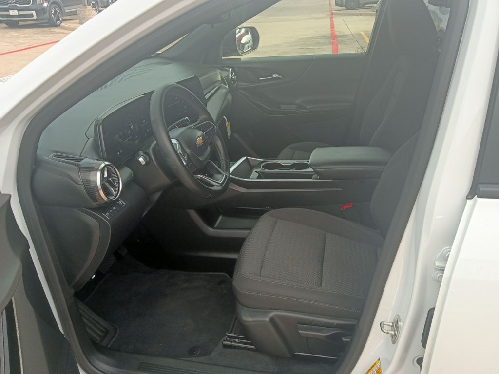 Thumbnail: 2025 Chevrolet Equinox - 4