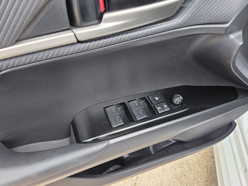 Thumbnail: 2025 Toyota Camry - 15