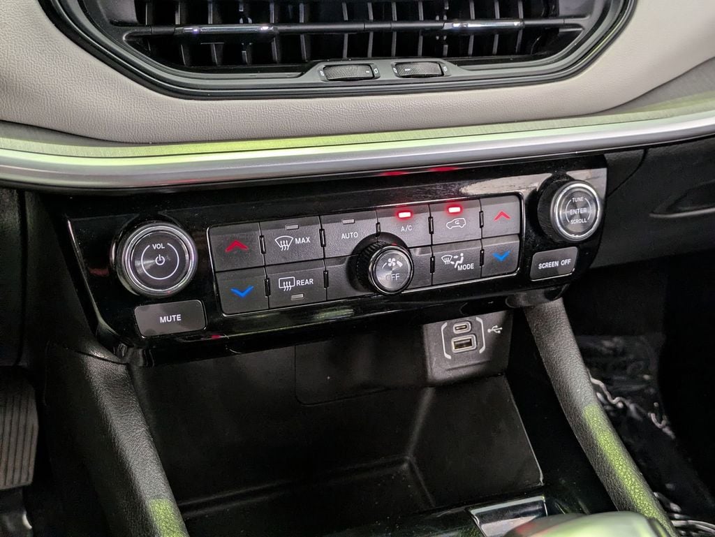 Thumbnail: 2025 Jeep Compass - 17