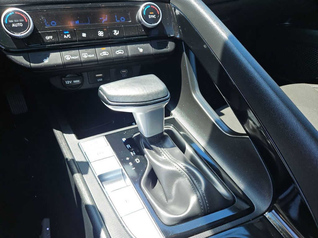 Thumbnail: 2025 Hyundai Elantra - 30