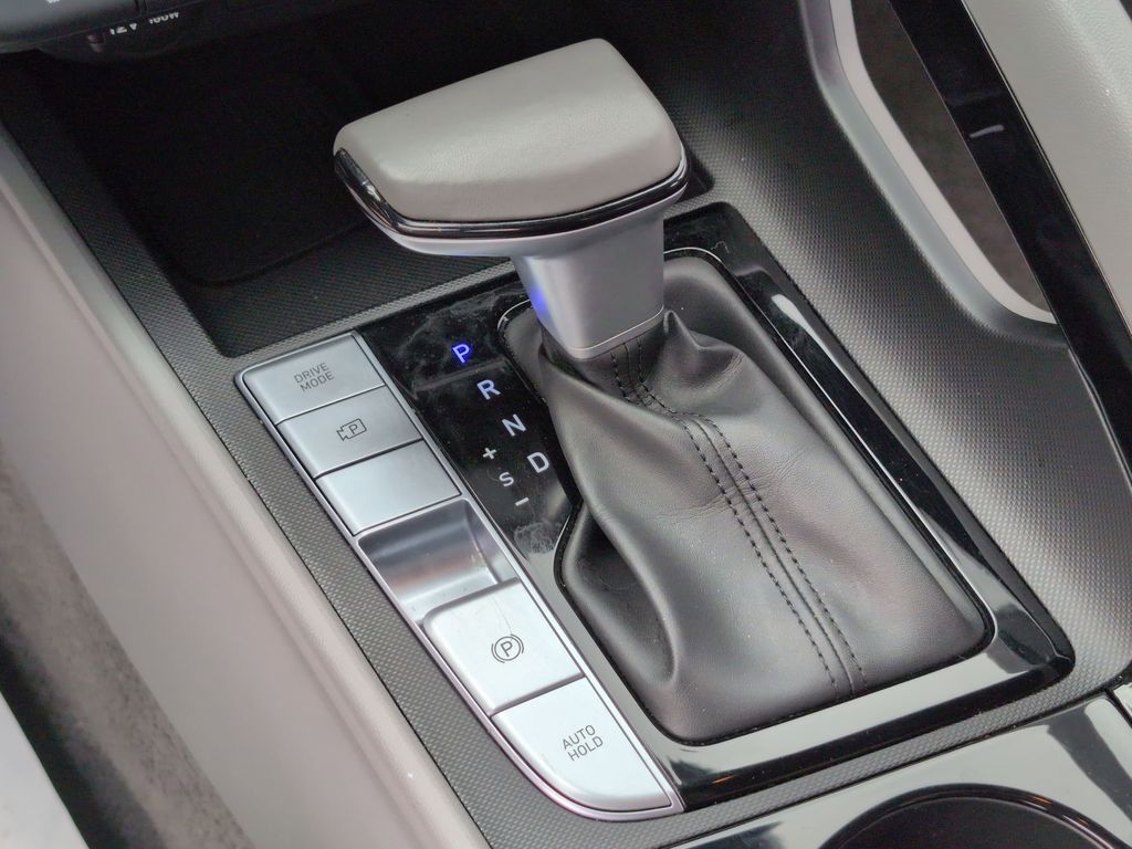 Thumbnail: 2025 Hyundai Elantra - 19