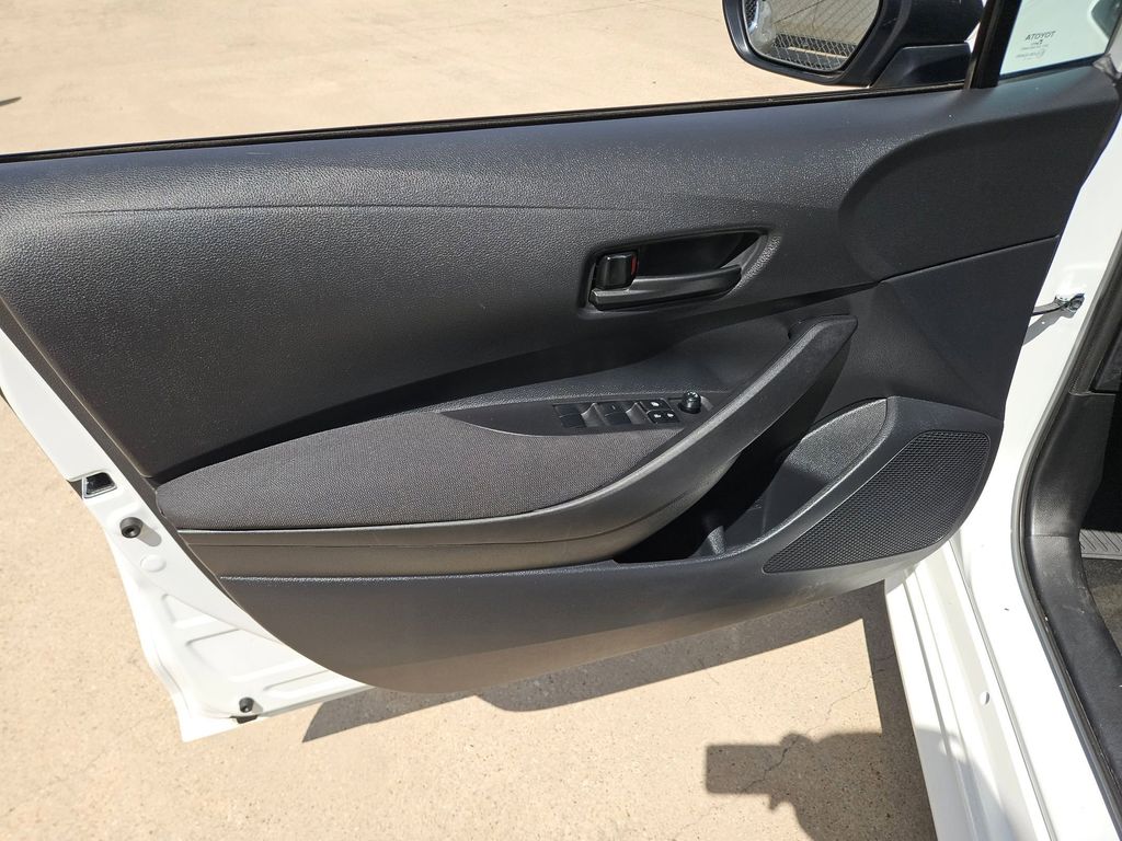 Thumbnail: 2025 Toyota Corolla - 14