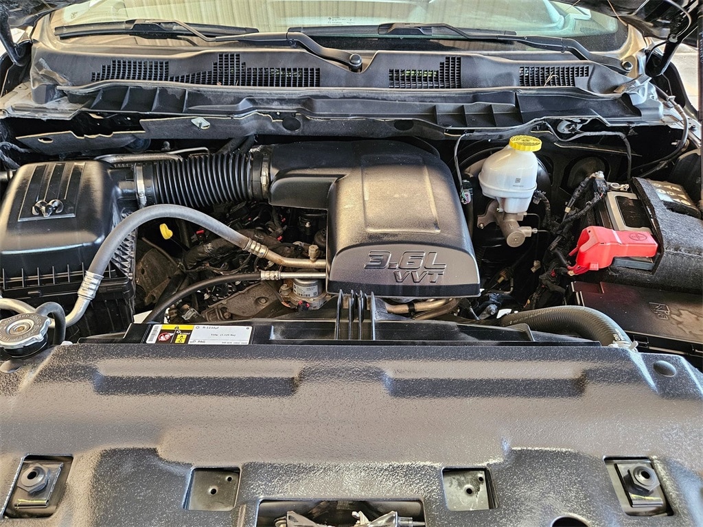 Thumbnail: 2023 RAM 1500 Classic - 32