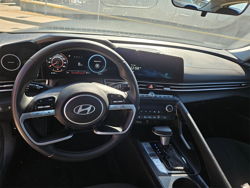 Thumbnail: 2025 Hyundai Elantra - 16