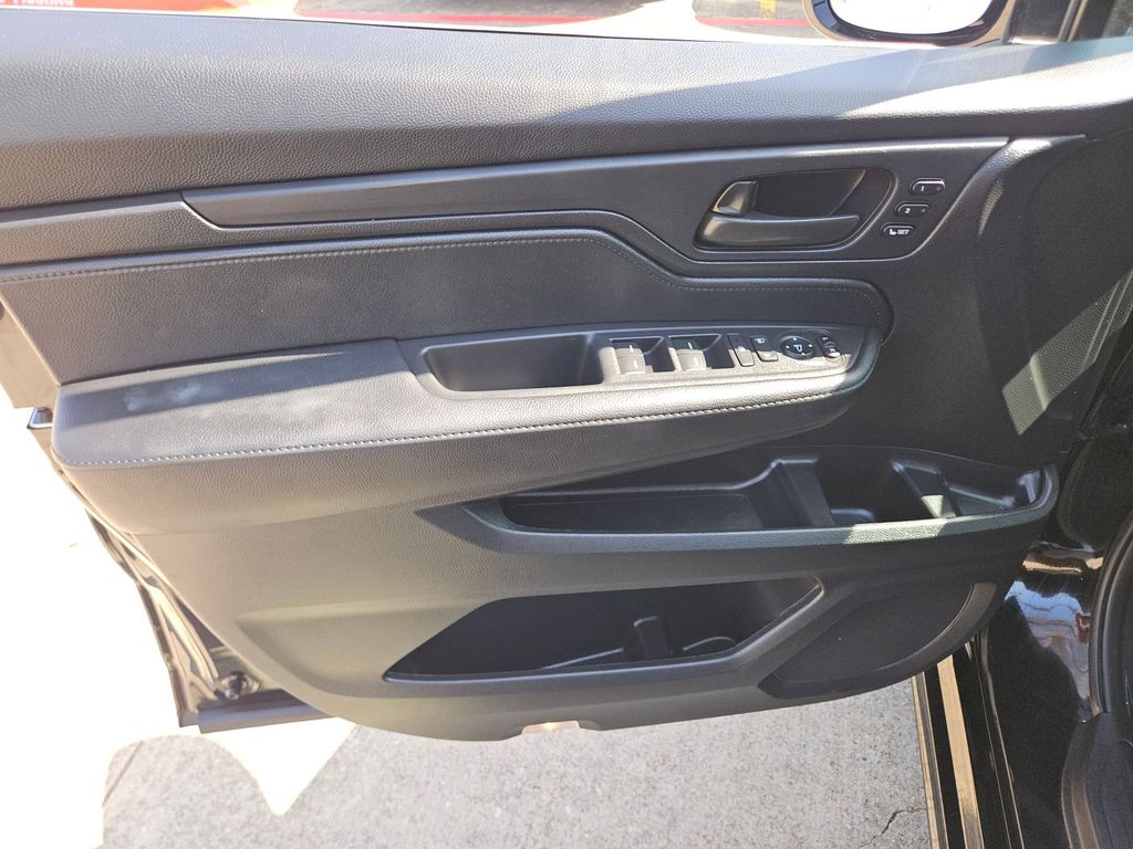 Thumbnail: 2025 Honda Odyssey - 13