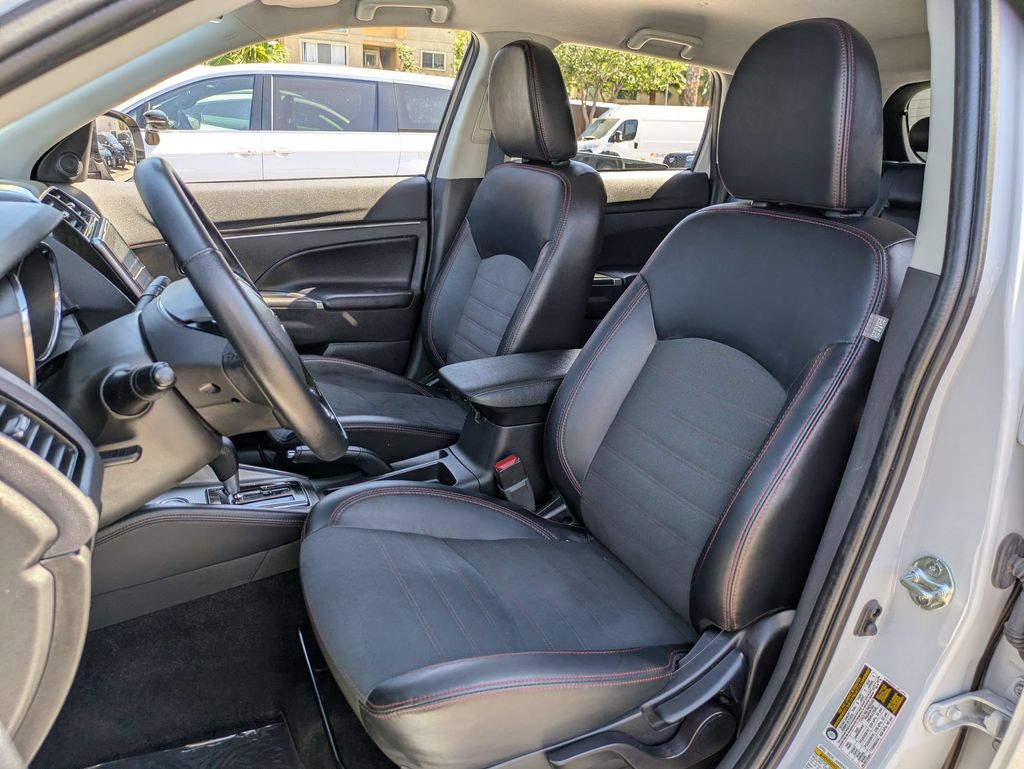 Thumbnail: 2025 Mitsubishi Outlander Sport - 23