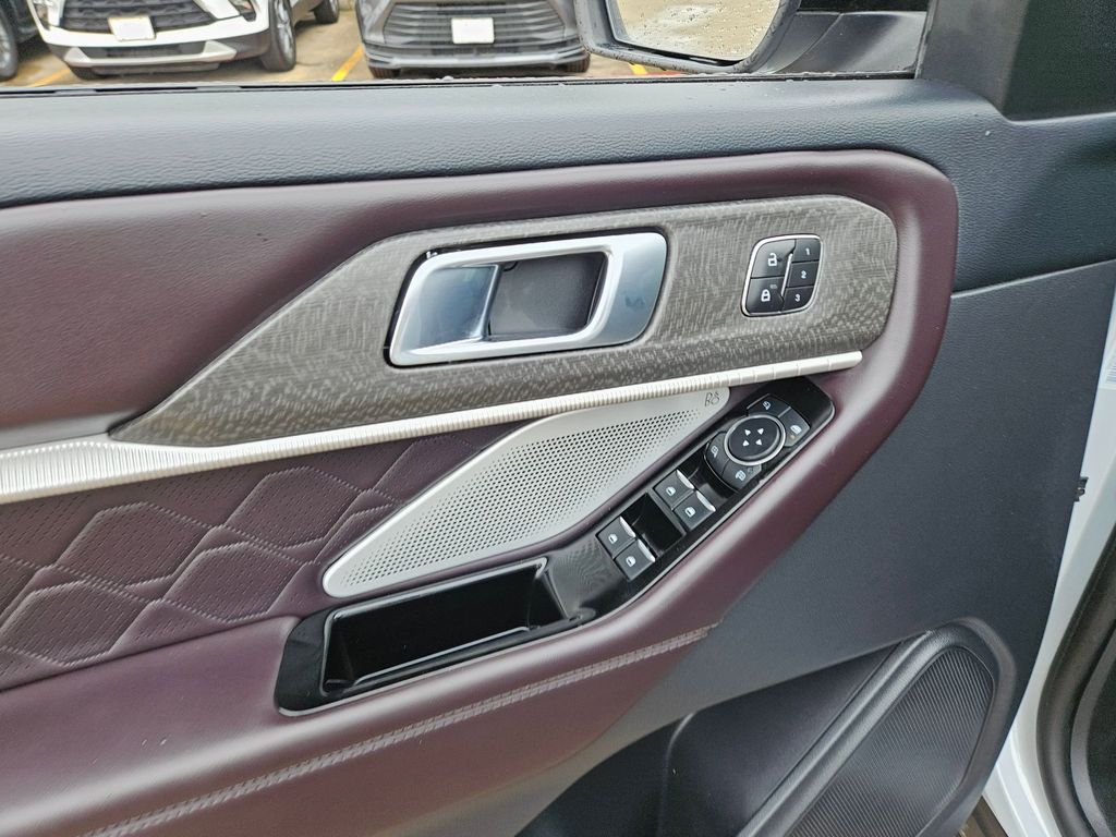 Thumbnail: 2025 Ford Explorer - 15